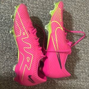 Women's Nike air zoom pink soccer cleats